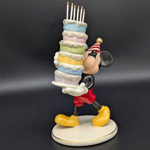 Lot #156 - Figurine Mickey's Celebration Lenox Disney Showcase