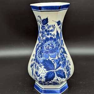 Lot #253 - Delfts Vase Blue White Handwerk Holland