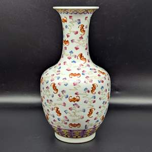 Lot #27 - Antique Chinese Qing Guangxu MK Famille Rose Fencai Hundred Bat Porcelain Vase