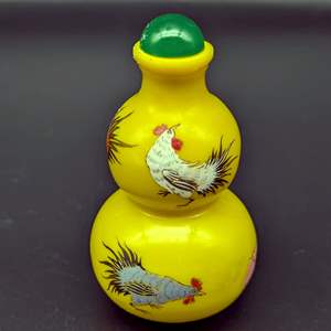 Lot #42 - CHINESE HAND-PAINTED PORCELAIN CERAMIC CHICKEN SNUFF BOTTLE