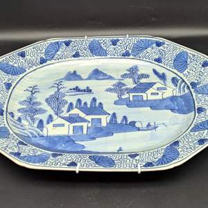 Lot #58 - CHINESE QING BLUE WHITE EXPORT PLATTER GRAPE VINE