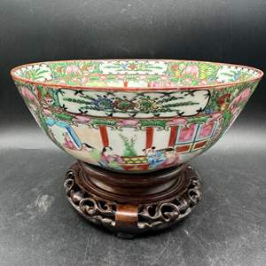 Lot #82 - 19th c Chinese Polychrome Rose Medallion Porcelain 9” Bowl