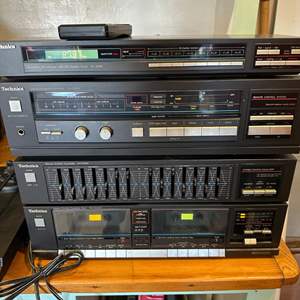 Lot #122 - Technics Stereo System and turntable all working with remote 