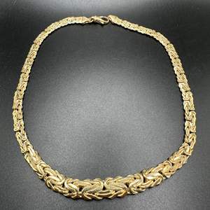 Lot #153 - 14k Gold Tapered Byzantine Necklace (26.5g)