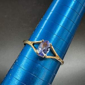 Lot #165 - 14k gold ring with tanzanite (1.1g)