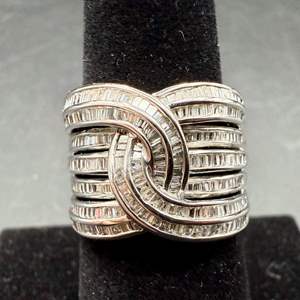 Lot #16  - Diamond sterling silver ring, Size 7, (0.25ctw, 4gtw)