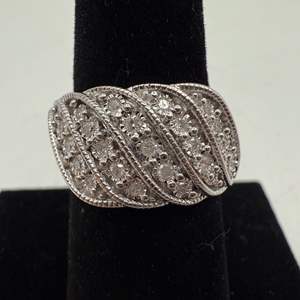 Lot #26  - Diamond & Sterling silver ring, size 7 (0.25ctw, 5gtw)