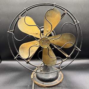 Lot #88  - Antique Robbins & Myers Co. Table Top Fan, Brass 5 Blade