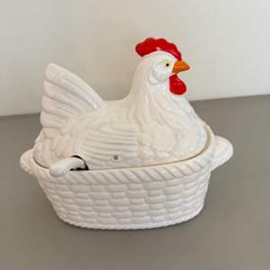 Lot #124  - Vintage nesting hen soup tureen with lid & ladle 