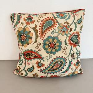 Lot #214  - Decorative throw pillow 