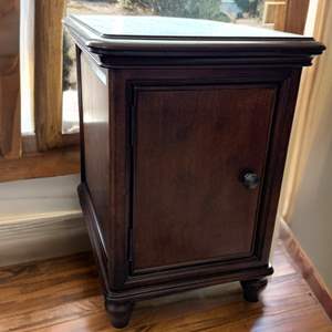 Lot #220  - End table with cabinet, very well made! 