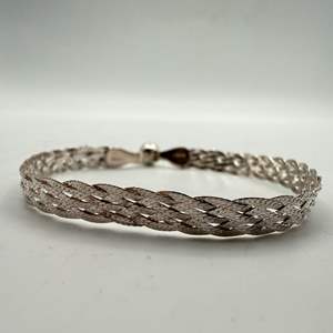 Lot #261  - Sterling silver bracelet (4.2g)