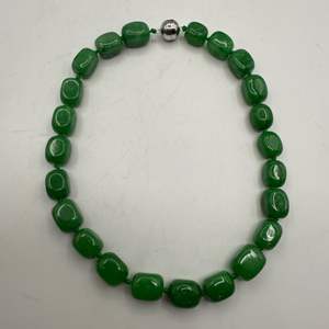 Lot #272  - Burmess green jade 18in beaded necklace with silver magnetic clasp 