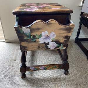 Lot #33 - Decorated end table with magazine rack