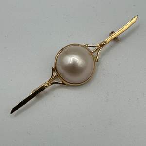 Lot #105 - 18k gold and pearl pendant (4g)