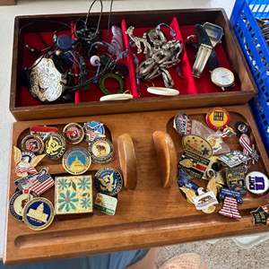 Lot #115 - Costume jewelry with jewelry boxes