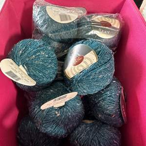 Lot #140 - 16 skeins Aran from New Zealand