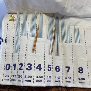 Lot #181 - Knitting needles