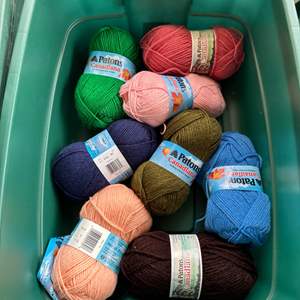 Lot #198 - Tote full! 20 skeins