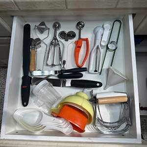 Lot #217 - Baking tools