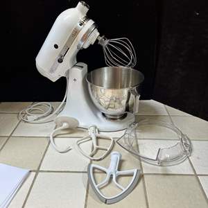 Lot #230 - Kitchenaid classic 250 watt mixer, with bowl and attachments 