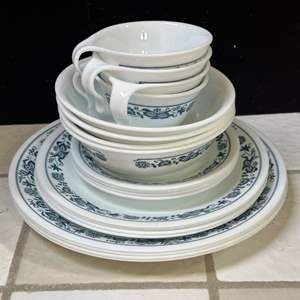 Lot #236 - Correlle Corningware 4 person set