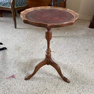 Lot #271 - 3-legged end table