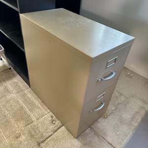 Lot #296 - 2 drawer filing cabinet