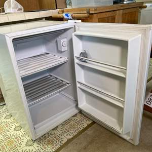 Lot #305 - Kenmore small space freezer