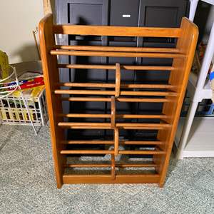 Lot #358 - cd/dvd holder