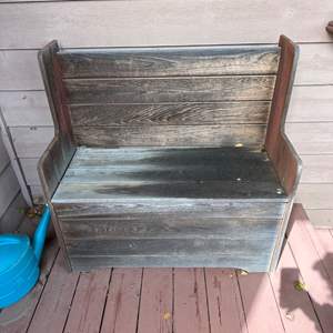 Lot #396 - Storage bench