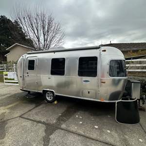 Lot #1 - 2019 Airstream 22FB-Sport