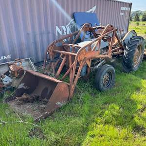 Lot #1  - Vintage Farm Tractor (1940’s?)