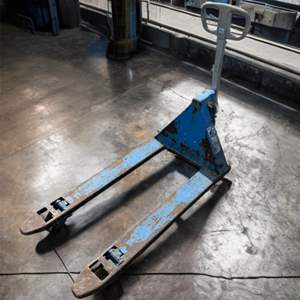 Lot #32  - Pallet Jack