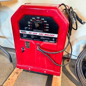 Lot #42  - Lincoln AC 225 Arc Welder. Works 