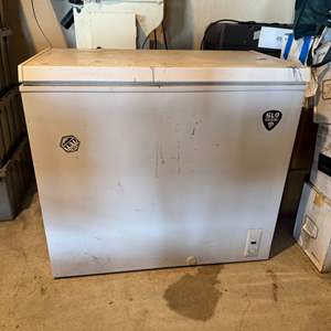 Lot #72  - 3ft ice box. Works great for shop or extra garage storage 