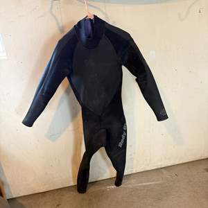 Lot #87  - Women's body glove wetsuit 4:3mm thickness size M