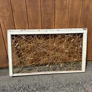 Lot #95  - Shabby chic twine bulletin board. Super cute 