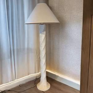 Lot #119  - Twist plaster floor lamp 