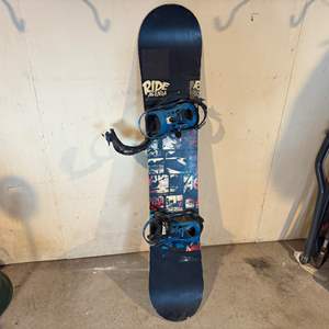 Lot #218  - snowboard with bindings 