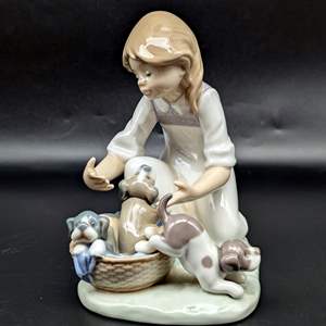 Lot #4 - Lladro "Joy in a Basket"