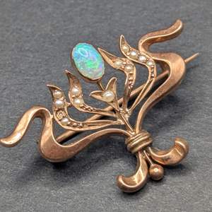 Lot #127 - 9k Gold, Opal and Seed Pearl Pin (1.6g)