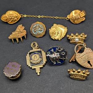 Lot #156 - Vintage Pins 