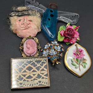 Lot #158 - Vintage Brooches 