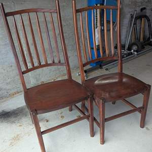 Lot #256 - Hunter Furniture Chairs