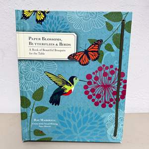 Lot #241 - 3D Paper Blossoms, Butterflies & Birds Pop Up Book