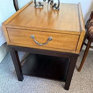 Lot #385 - (2) Nightstands