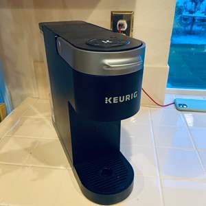 Lot #157- Keurig Single Serve Coffee Maker 