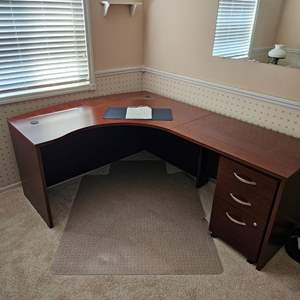 Lot #200- High-end 2pc Desk by Bush Business Furniture, in Great Condition