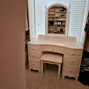 Lot #251- Vanity Desk, Mirror and Matching Stool